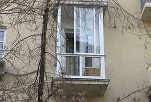 Остекление балкона в «сталинке»